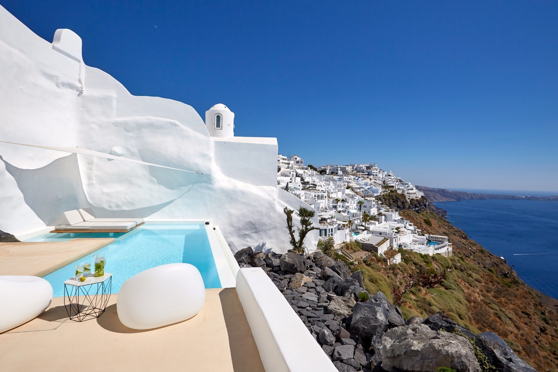 Luxury honeymoons in Santorini: What to do and where to stay
