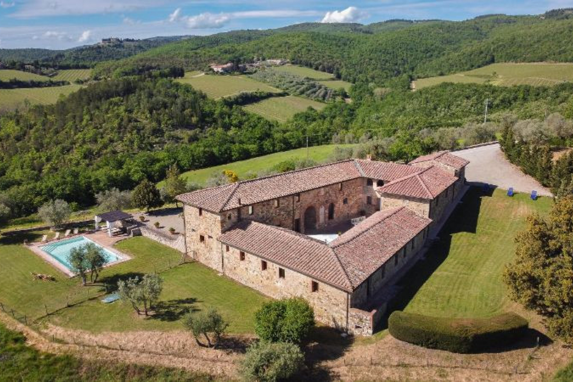 The best Tuscany villa rentals for visiting Italy’s summer festivals