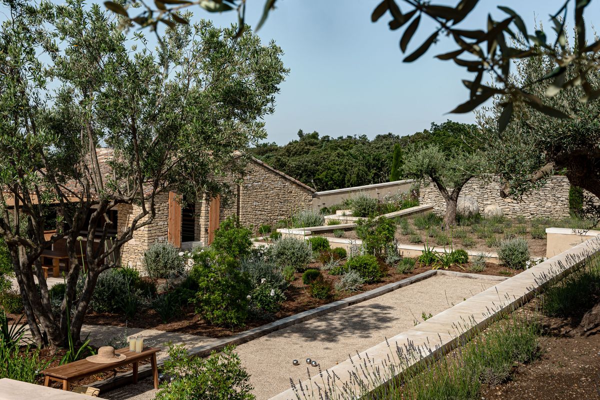 Les Hauts de Gordes Luxury Villa Rental - Provence 15 The Luxury Travel Book