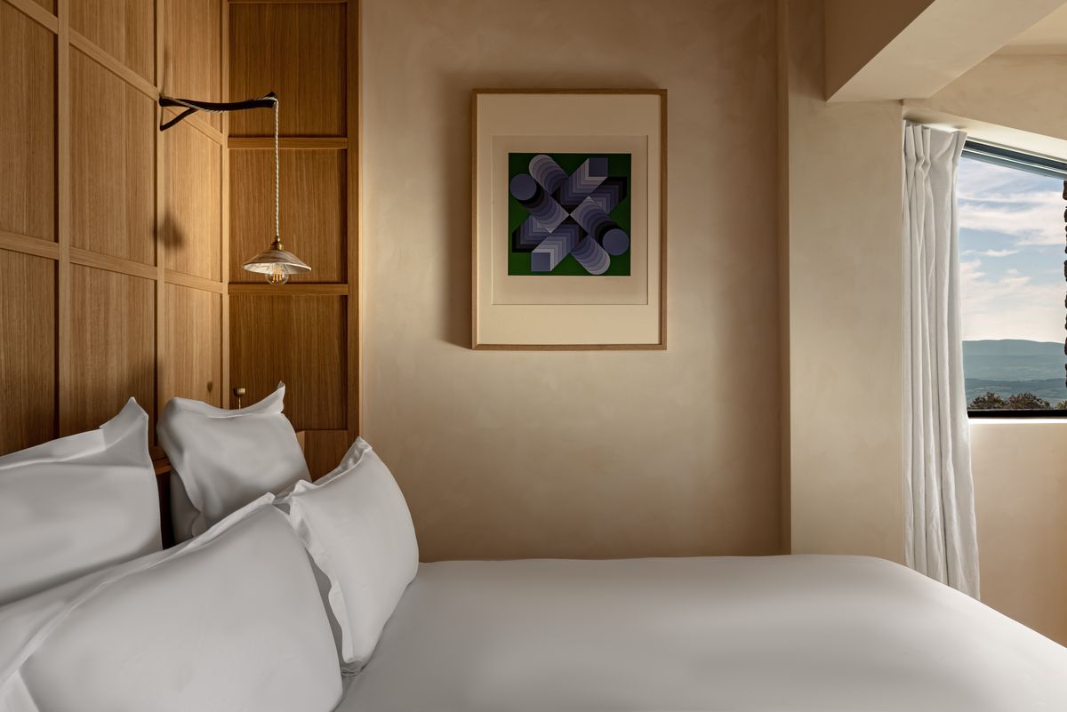 Les Hauts de Gordes Luxury Villa Rental - Provence 16 The Luxury Travel Book