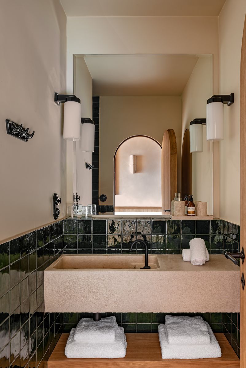 Les Hauts de Gordes Luxury Villa Rental - Provence 77 The Luxury Travel Book