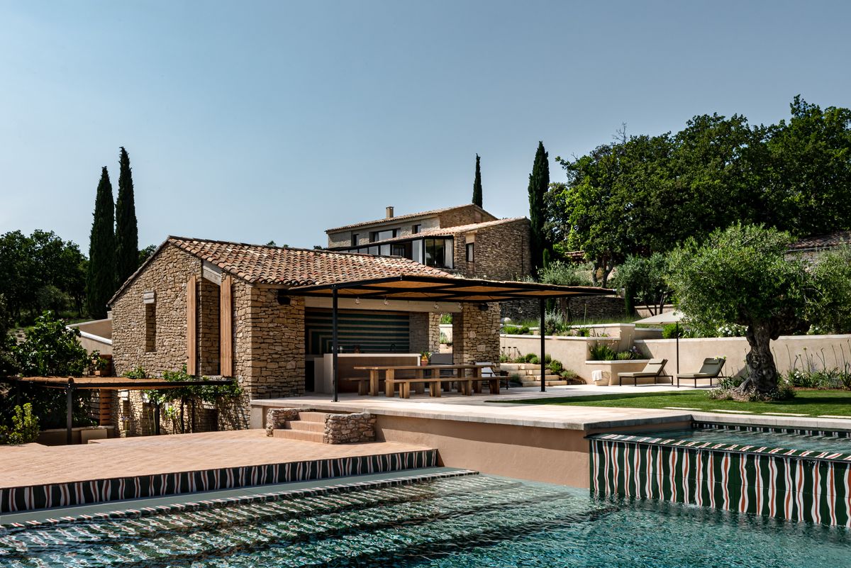 Les Hauts de Gordes Luxury Villa Rental - Provence 83 The Luxury Travel Book