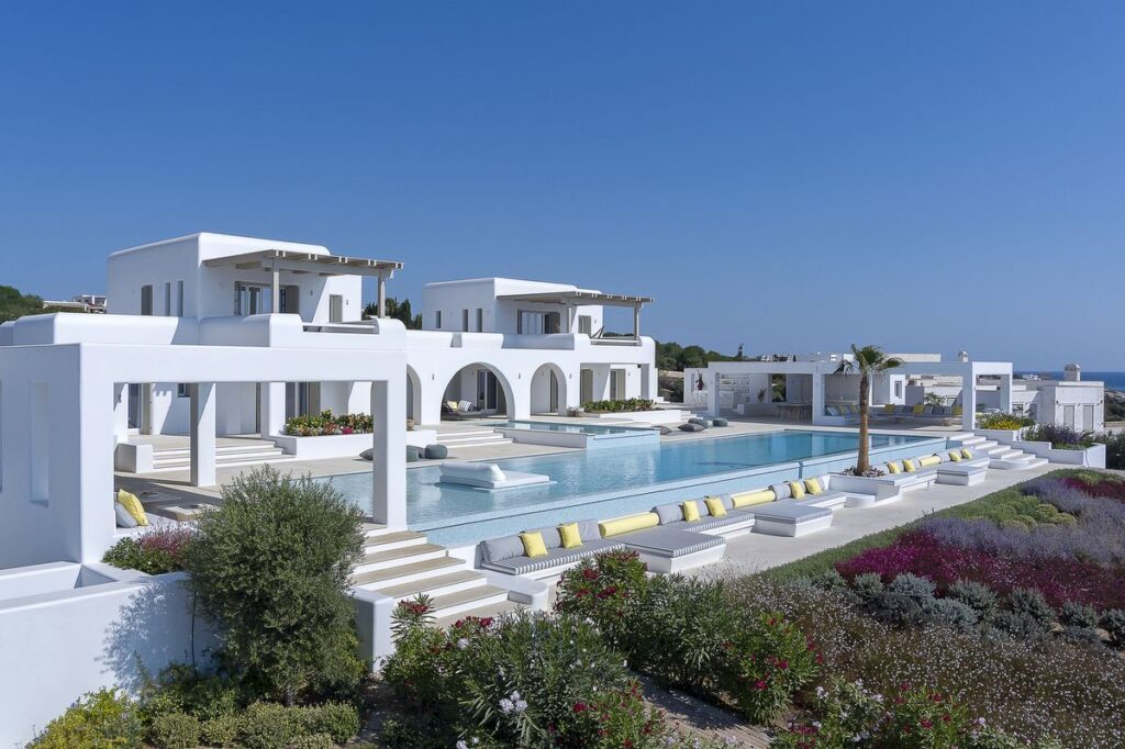Stunning white washed Greek Villa for multigenerational groups. Luxury villa in Paros, Greece