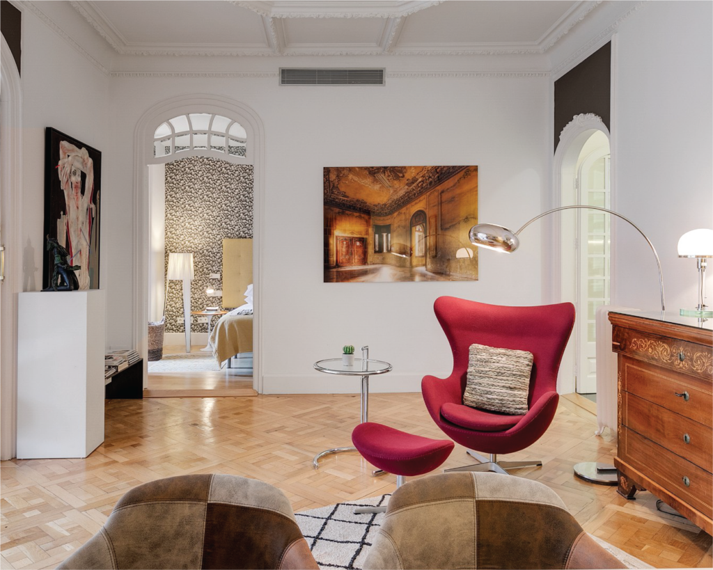 Apartment to rent in Barcelona, located in the traditional residential area of the Eixample district in the city.